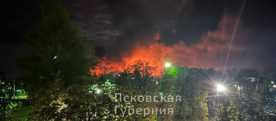 Imagen de archivo de la explosión producida por el ataque con drones en el aeropuerto de Pskov (Rusia)