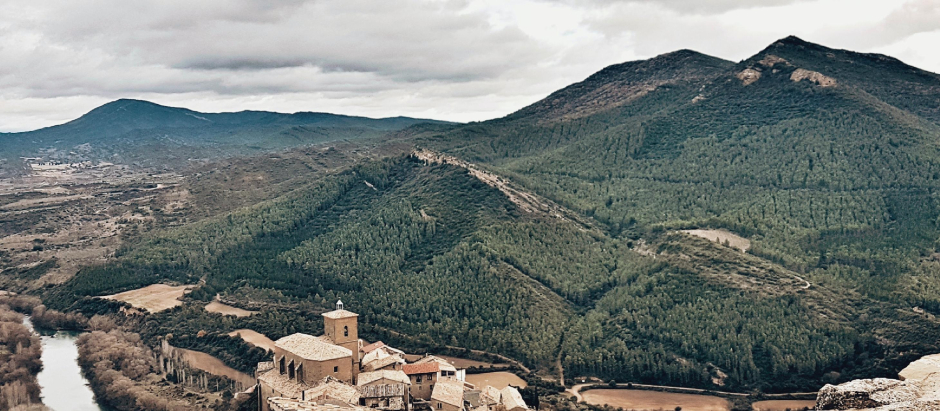 Pueblo de montaña en España