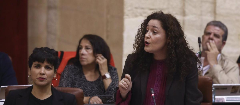 La hoy portavoz por Andalucía, Inmaculada Nieto (dcha.), junto a la líder de Adelante Andalucía, Teresa Rodríguez (izq.), en marzo de 2020