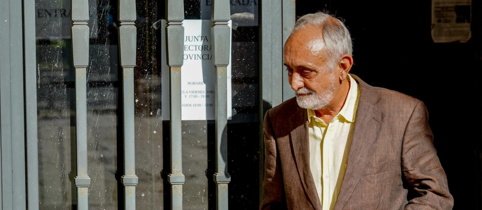 El exdirector de la Faffe Fernando Villén, a su salida de la Audiencia de Sevilla, en una imagen de archivo