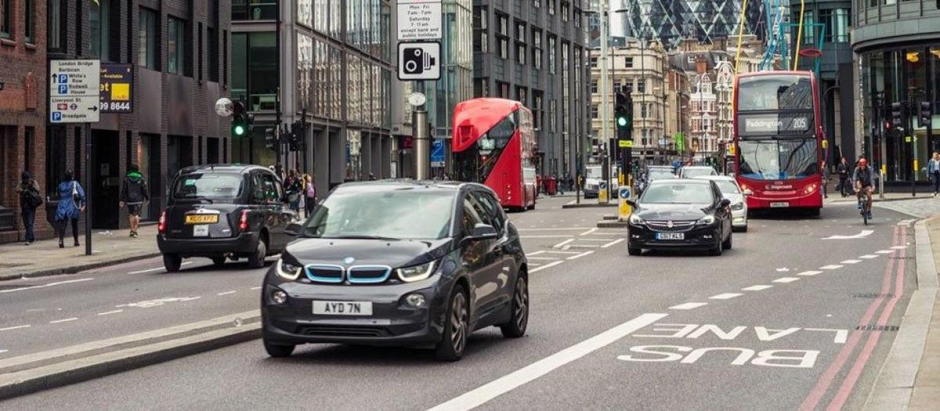 El Reino Unido va a retrasar la prohibición de los coches de combustible