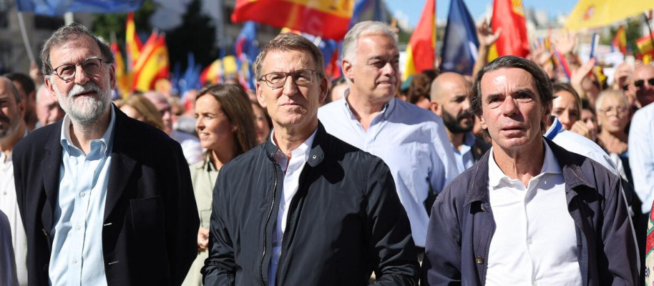 Mariano Rajoy, Alberto Núñez Feijóo y José María Aznar, en el acto contra la amnistía