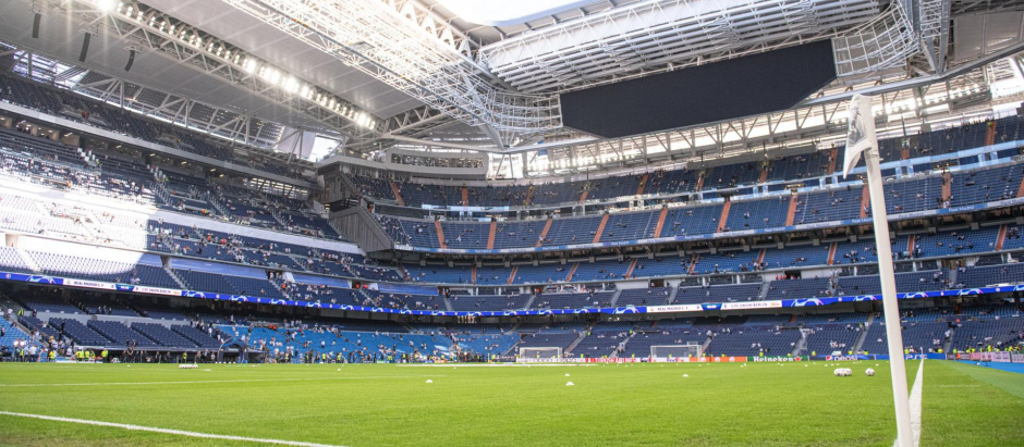 El césped del Santiago Bernabéu en el último partido jugado en el estadio del Real Madrid