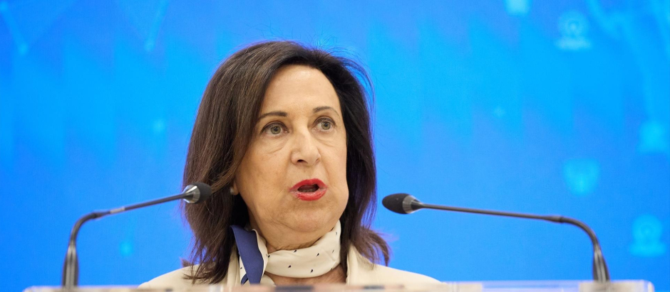 La ministra de Defensa en funciones, Margarita Robles, durante una conferencia de prensa