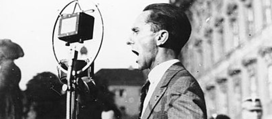 Joseph Goebbels durante un discurso
