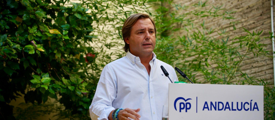El secretario general del PP andaluz, Antonio Repullo, este lunes en rueda de prensa