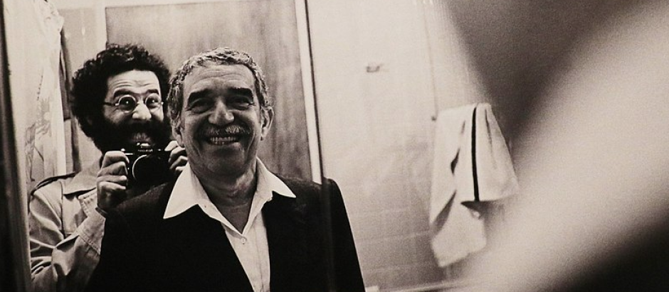 Gabriel García Márquez fotografiado por Vasco Szinetar en su serie 'Frente al Espejo'