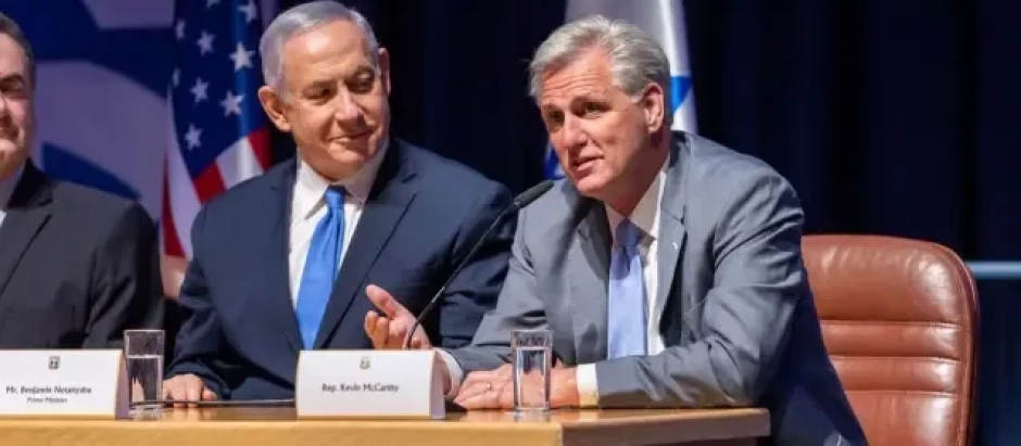El primer ministro israelí Benjamín Netanyahu y el hasta hace poco presidente de la Cámara de Representantes Kevin McCarthy
