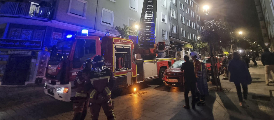 La actuación de los Bomberos ayudó a rescatar a varios vecinos del edificio en llamas de Vigo
