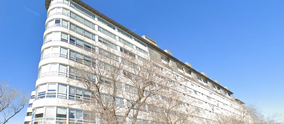 Fachada del edificio 'El Barco', sede de muchas federaciones deportivas madrileñas