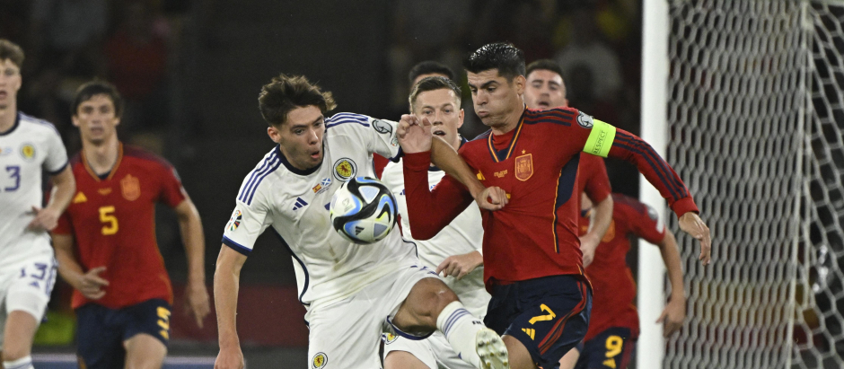 Álvaro Morata, en el España-Escocia de clasificación a la Eurocopa