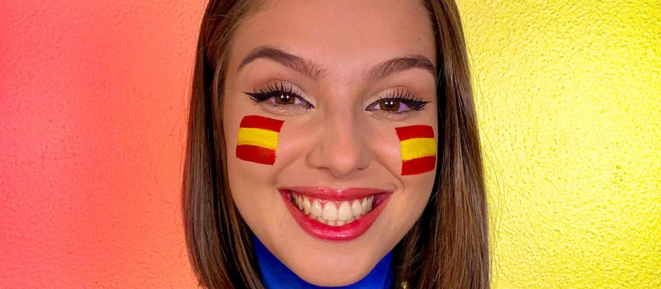 Alicia Catalán, en la imagen de portada de su vídeo viral de Instagram por el Día de la Hispanidad