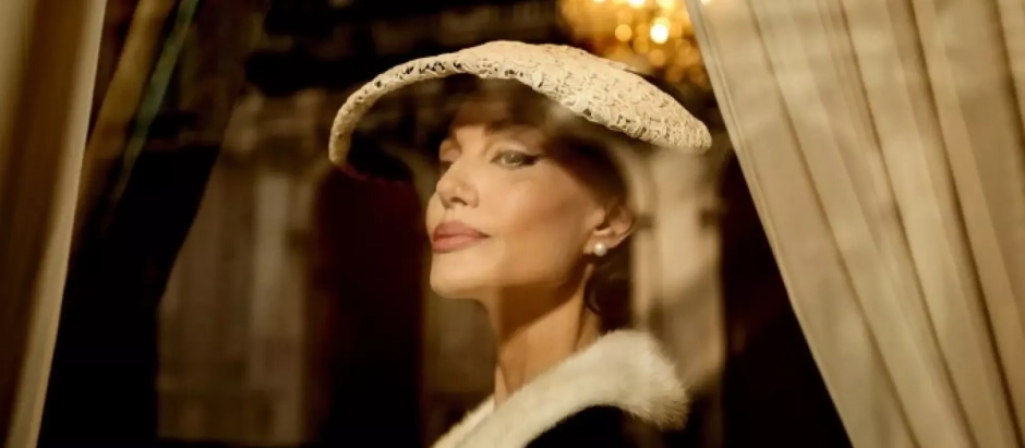 Angelina Jolie, en su prima imagen encarnando a Maria Callas en el cine