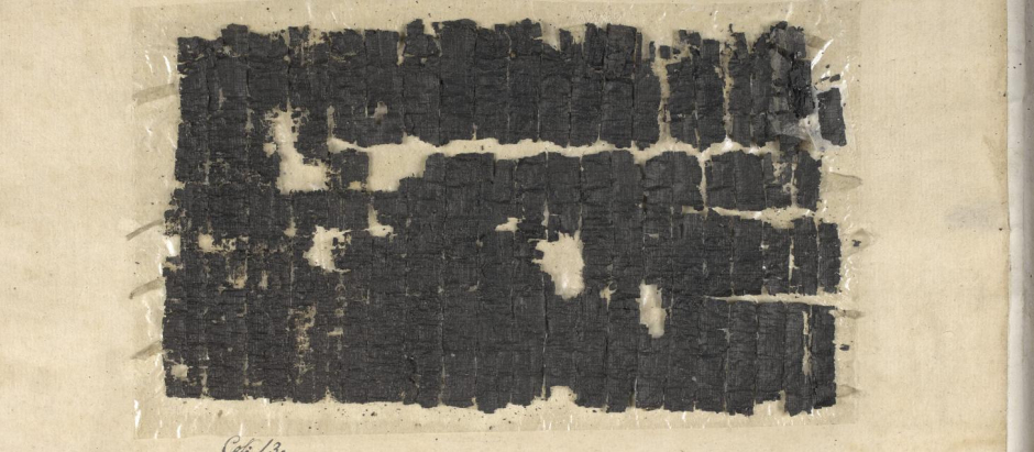 Uno de los papiros de Herculano, desenrollado, en la British Library