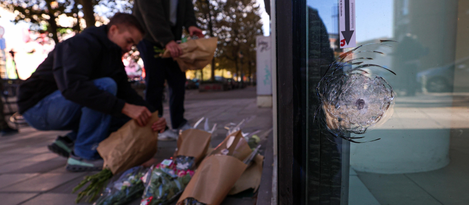 Ofrenda floral en el lugar del atentado en Bruselas