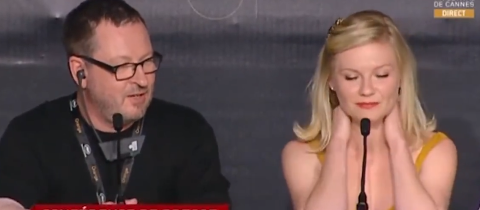 Lars von Trier y Kirsten Dunst durante la rueda de prensa tras la que el director fue expulsado de Cannes