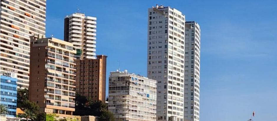 Gemelos, 28, las torres gemelas de Benidorm bajo amenaza de derribo