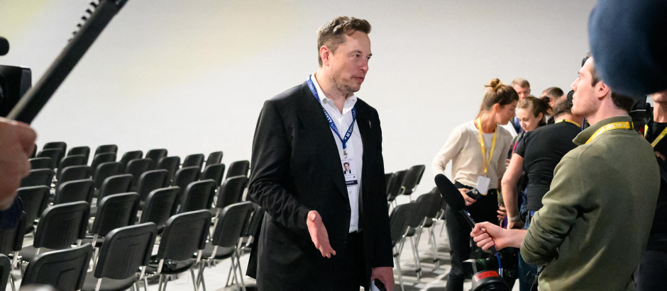 Elon Musk en la cumbre de la IA celebrada en Londres