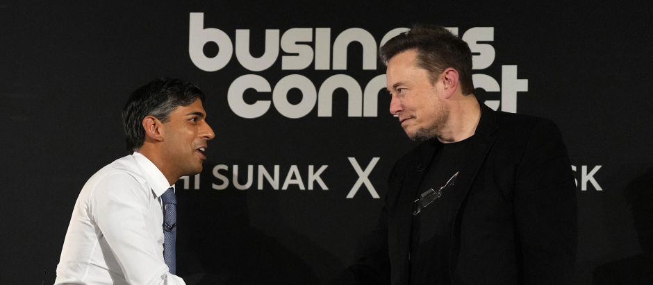 El Primer Ministro británico Rishi Sunak y el CEO de Tesla Elon Musk