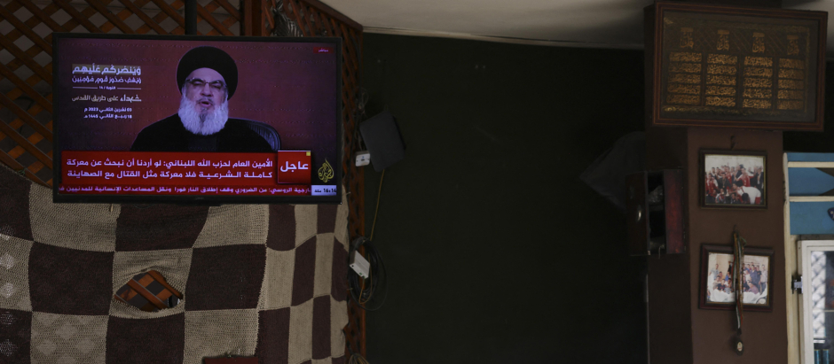 Imagen del discurso televisado del jefe de Hezbolá del Líbano, Hasan Nasrallah