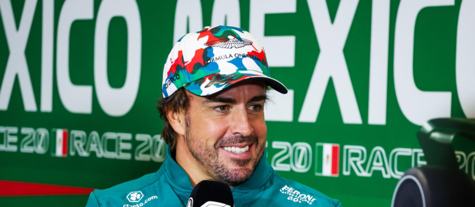 Fernando Alonso hablando tras el Gran Premio de Brasil