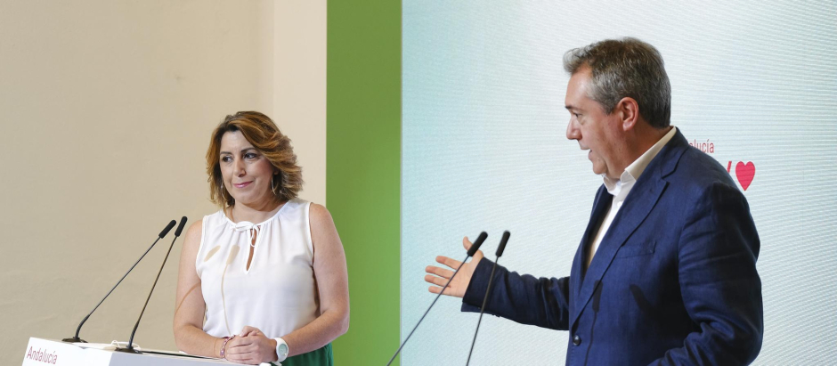 Susana Díaz y Juan Espadas, pasado y presente del PSOE andaluz, en una rueda de prensa