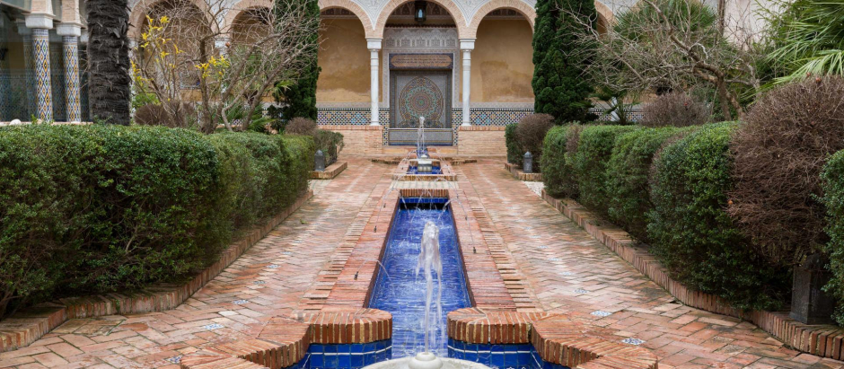 Imagen del patio del Palacio de los Condes de Cervellón, en el municipio valenciano de Anna