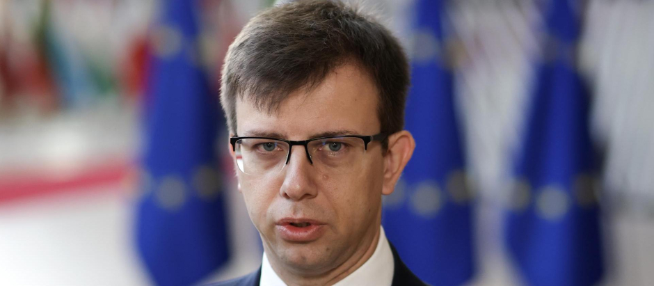 János Bóka, ministro húngaros de Asuntos Europeos, atiende a los medios en la sede del Consejo Europeo en Bruselas