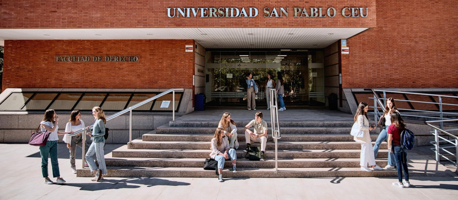 Fachada de la Facultad de Derecho de la Universidad CEU San Pablo