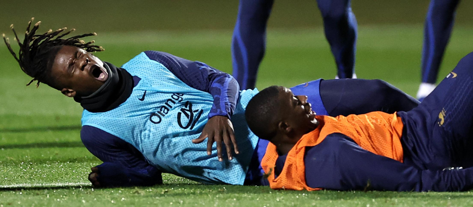 Camavinga se lesionó durante el entrenamiento con Francia en una acción con Dembélé