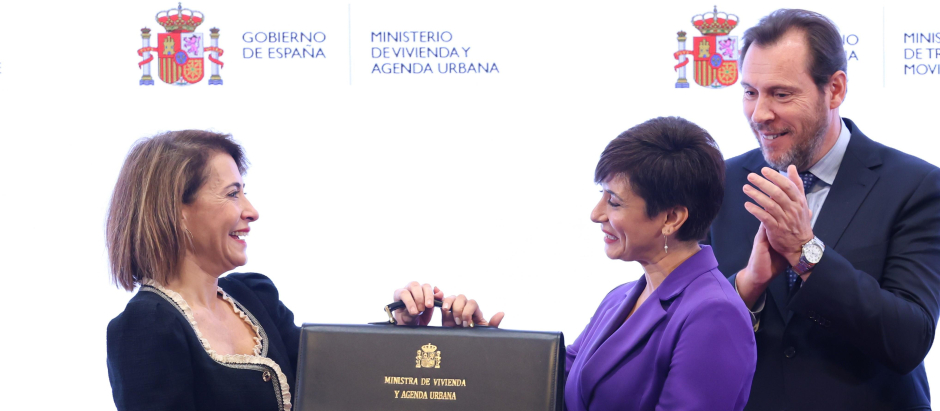 Raquel Sánchez traspasa la cartera de Agenda Urbana a Isabel Rodríguez, que también pasa a ser nueva ministra de Vivienda