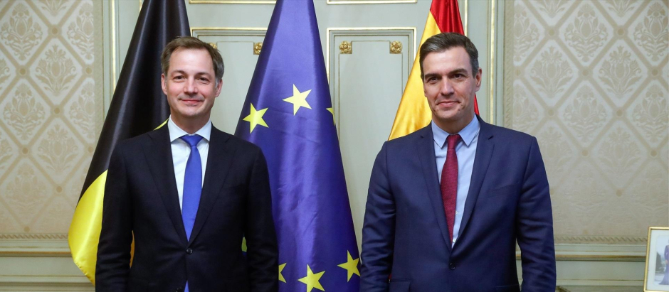 El presidente del Gobierno, Pedro Sánchez, con el primer ministro belga, Alexander De Croo