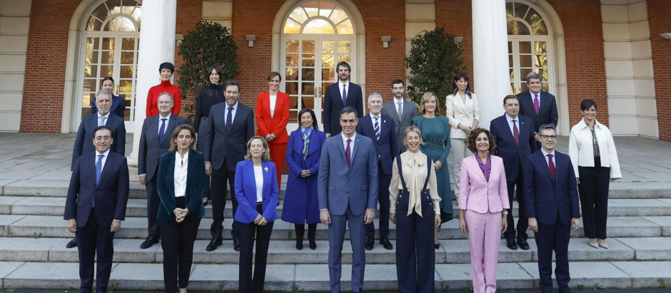 Foto de familia del nuevo Gobierno de Pedro Sánchez