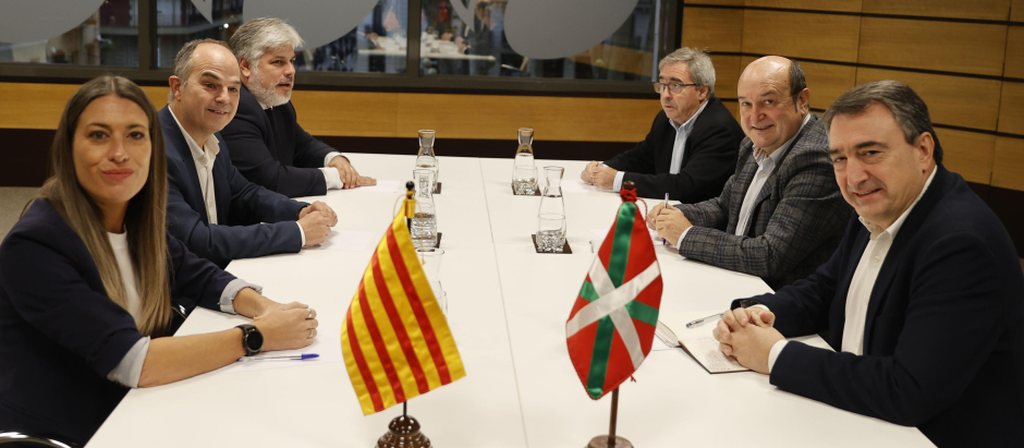 Las cúpulas de Junts y el PNV reunidas el pasado viernes en Bilbao