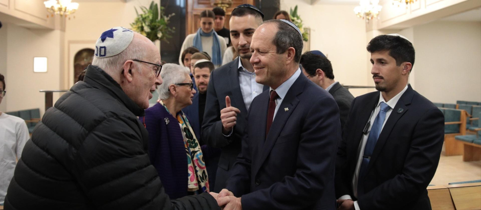 El ministro de Economía de Israel se reúne con la comunidad judía de Barcelona, en frebrero de 2023