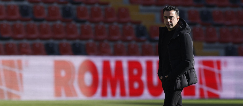 Xavi Hernández reflexiona sobre el césped del estadio de Vallecas