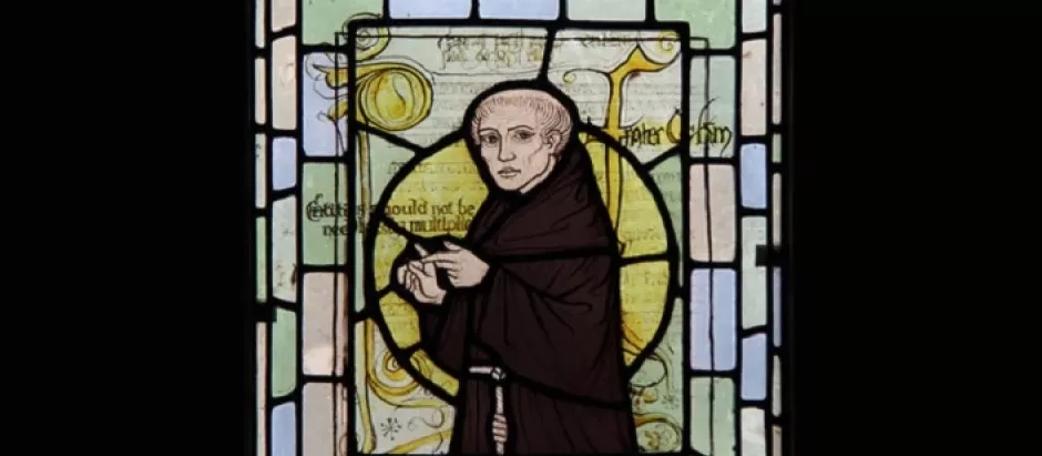 Guillermo de Ockham en un vidriera en una iglesia Surrey