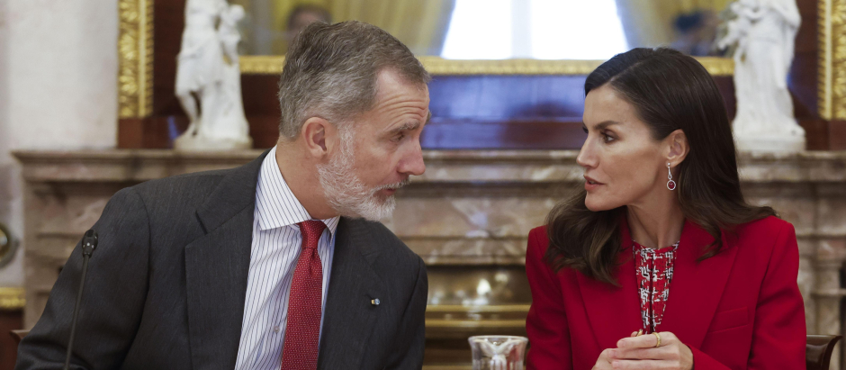El Rey Felipe VI y la Reina Letizia presiden la reunión anual del Patronato del Instituto Cervantes celebrada este lunes en el Palacio Real De Aranjuez