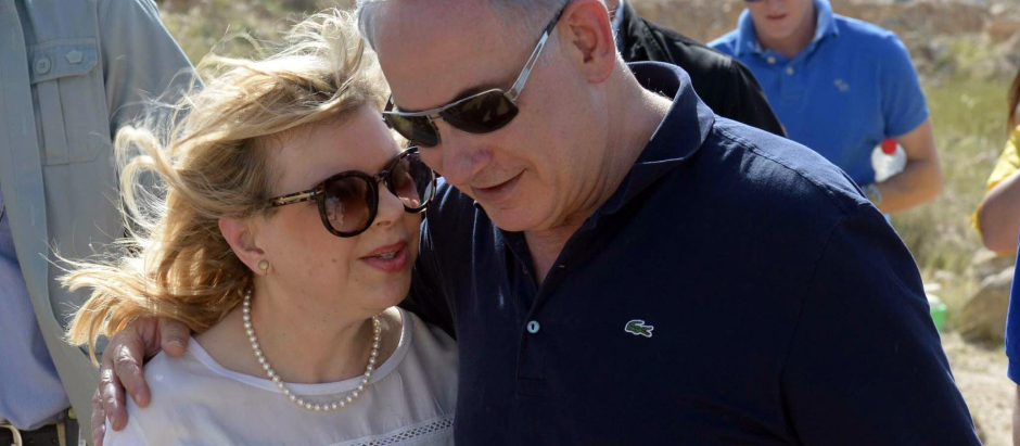 Israel's Prime Minister Benjamin Netanyahu and his wife Sara are seen as they  in Israel, on April 8, 2015.