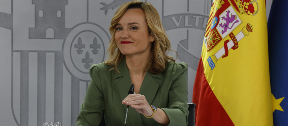 La ministra portavoz, Pilar Alegría, durante la rueda de prensa en la Moncloa