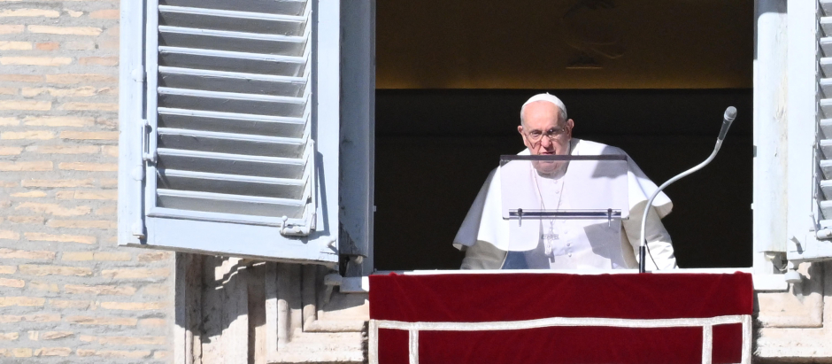 El Papa Francisco durante la oración del Ángelus del 10 de diciembre de 2023