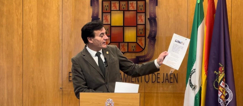 El alcalde de Jaén, Agustín González, en la rueda de prensa