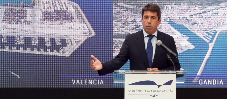 El presidente de la Generalitat Valenciana, Carlos Mazón, en el Puerto de Valencia