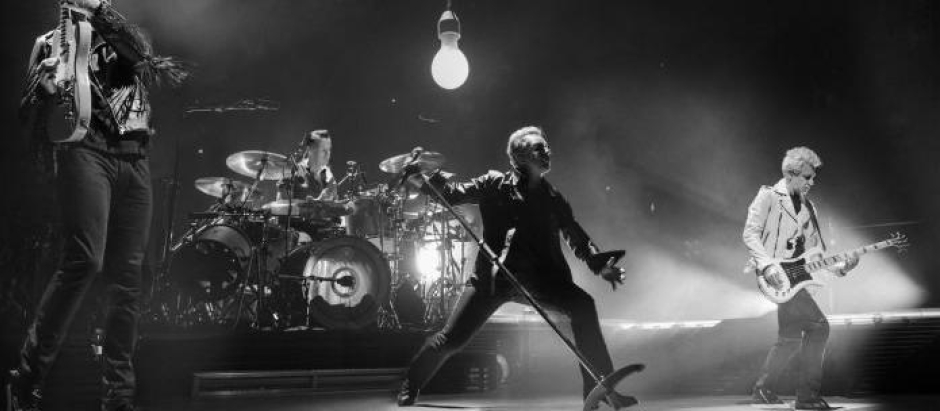La banda irlandesa U2, en uno de sus últimos conciertos