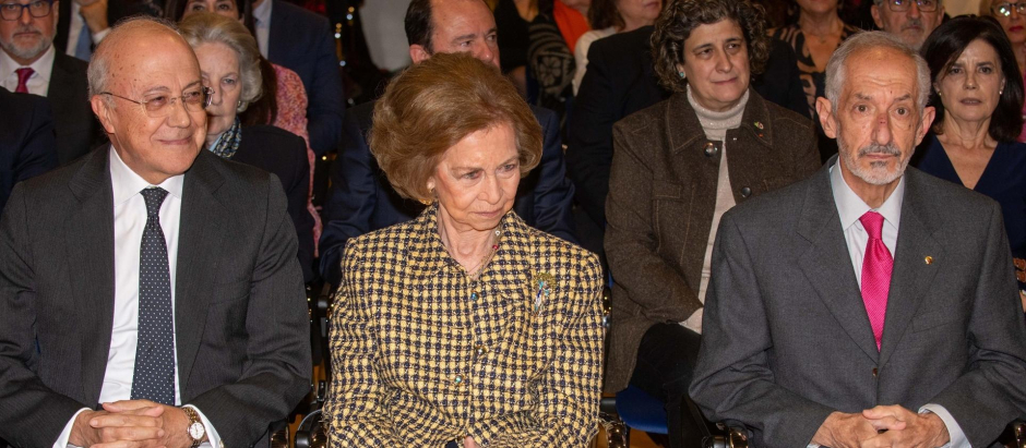 La Reina Sofía y Manuel Barrós durante el acto de presentación del Proyecto sobre la ELA