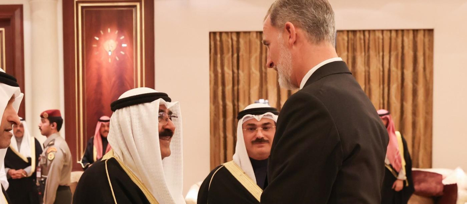 El Rey saluda al nuevo emir de Kuwait