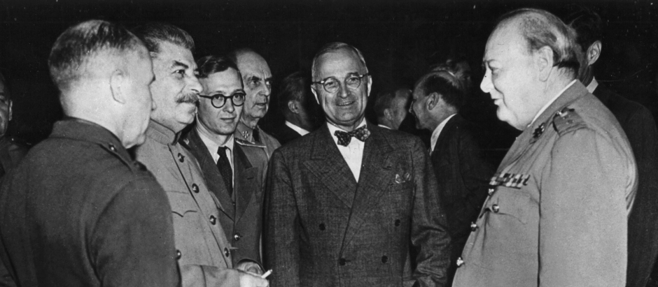 Joseph Stalin, Truman y Winston Churchill (de izquierda a derecha)