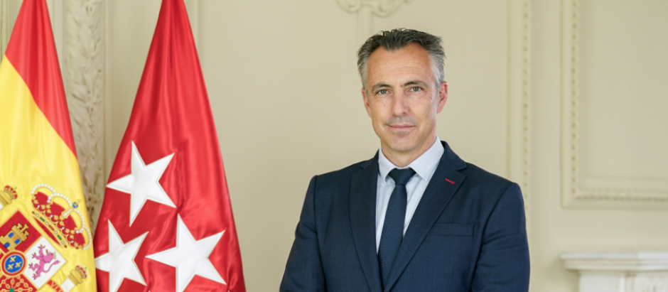 Carlos Novillo, consejero de la CAM, contra Urtasun «Que deje el