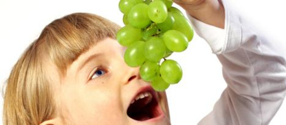 Es peligroso que los niños coman las uvas en Fin de Año