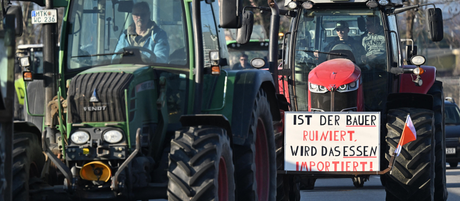 Los agricultores movilizaron sus tractores en la ciudad de Frankfurt